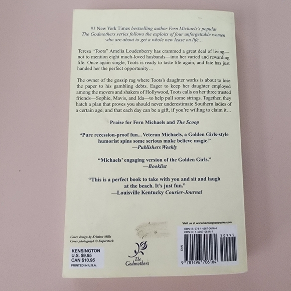2 Fern Michaels Novels "The Scoop" and "Southern Comfort"-Paperback Books - Picture 4 of 9
